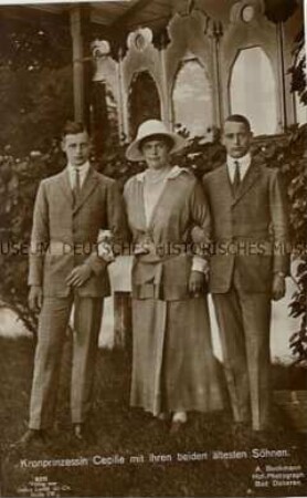 Cecilie von Preußen mit Prinz Louis Ferdinand und Prinz Wilhelm