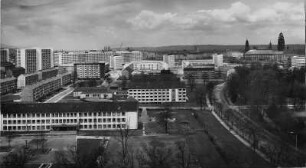 Dresden. Blick zum Stadtzentrum, über Wohnbauten zur Kreuzkirche und Rathaus