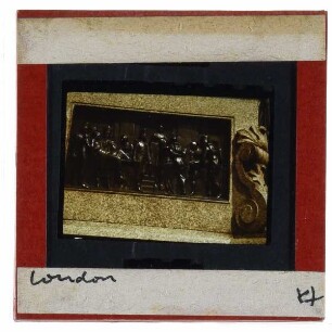 London, Denkmal der Florence Nightingale : Bronzerelief der Vorderseite des Sockels