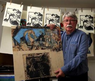 MICHAEL HOFMANN IN SEINER DRUCKWERKSTATT