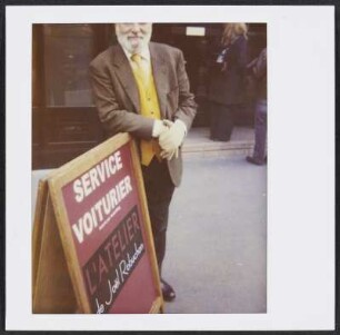 Wolfram Siebeck vor dem l’Atelier du Joel Robuchon