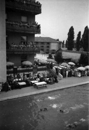Baneasa: Luftwaffenlazarett, Bassin und Balkone