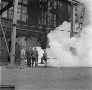 (Grafit) Phosphor-Abfüllstation) : Bitterfeld. VEB Elektrochemisches Kombinat Bitterfeld.