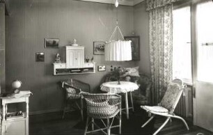 Ludwigslust, Eichkoppelweg. Haus Sonnenschein. Kombiniertes Wohn- und Schlafzimmer. Sitzecke