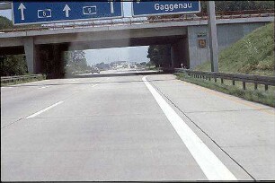 Fahrbahn Ost (Basel Richtung Karlsruhe): Brücke von Süden