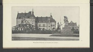 Hauptzollamt, Drehbrücke und Standbild "Der Tauzieher"