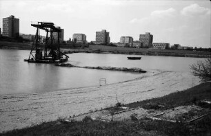 Freiburg: Freiburg-West; Strandbad, leeres Strandbad mit Flückiger See