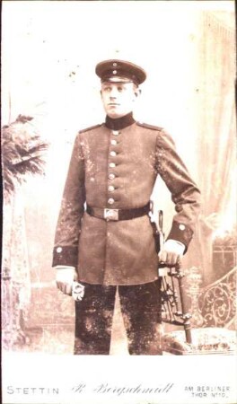 Fotos von Wilhelm Hoffmann: Hoffman, Wilhelm Hinrich als Militärangehöriger Pionierbatallion in Uniform