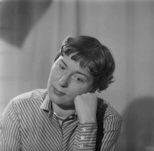 Porträt von Ellinor Vogel, Schauspielerin am Deutschen Theater Berlin : Porträt von Ellinor Vogel