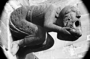Freiburg: Figur mit Bart