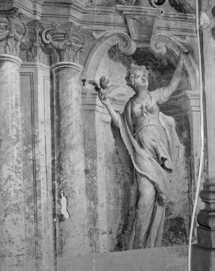 Weibliche Figur mit geflügeltem brennenden Herz (Caritas?)
