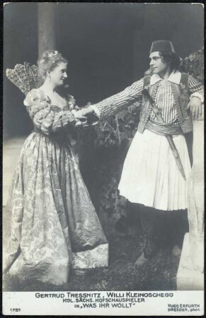 Gertrud Tressnitz und Willi Kleinoschegg in "Was ihr wollt" : Gertrud Tressnitz und Willi Kleinoschegg in "Was ihr wollt" von William Shakespeare. Königliches Schauspielhaus Dresden, Neueinstudierung 12. Mai 1917. Fotografie (Weltpostkarte) von Hugo Erfurth