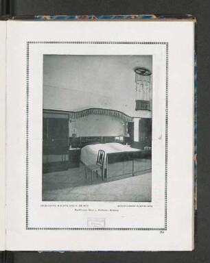 Schlafzimmer in Mahagoni
