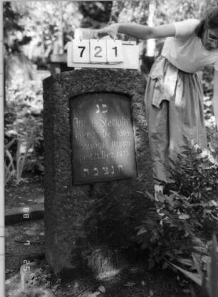 Grabstein 721
