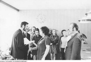 Dienstleistungen, 1972-1975