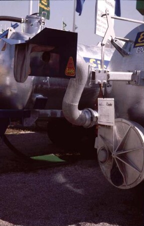 Fotografie: Gülleausbringung, Güllefass, Gülleverteiltechnik