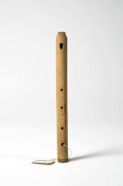 Semi-dovetailed inner flute with finger holes