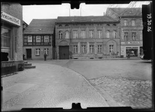 Angermünde, Brüderstraße. Wohnhäuser. Straßenfront