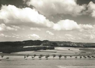 Sächsische Schweiz. Rauenstein. Blick über die Straße nach Weißig