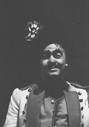 Szenenbilder aus "Monsieur und Madame Denis" und "Salon Pitzelberger", Buffo-Opern von Jacques Offenbach. Staatsoper Berlin im Apollo-Saal, Erstaufführung am 19.10.1963