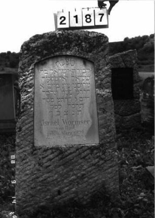 Grabstein 2187 (Index: 100097210) Maße HxBxT: 123x62x36 cm: Grabstein 2187