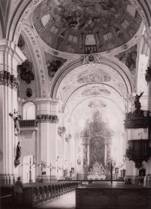 Donauwörth, Kircheninneres der Benediktiner-Klosterkirche : Donauwörth. Benediktiner-Klosterkirche. Heiliges Kreuz. F. Beer, J. Schmuzer. Inneres nach Osten mit Deckenmalerei von K. Stauder