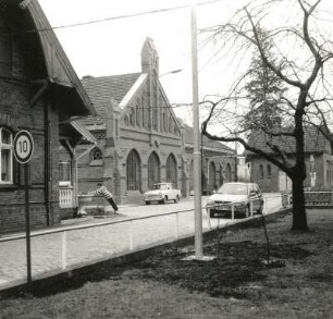 Cottbus. Wasserwerk 1, Straße der Deutsch-Sowjetischen-Freundschaft. 1897. Einfahrt und Werkgebäude. Hofansicht