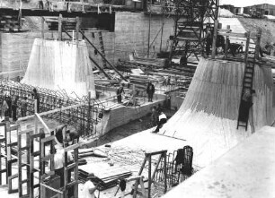 Kraftwerk Hohenfeld-Kitzingen/Main im Bau