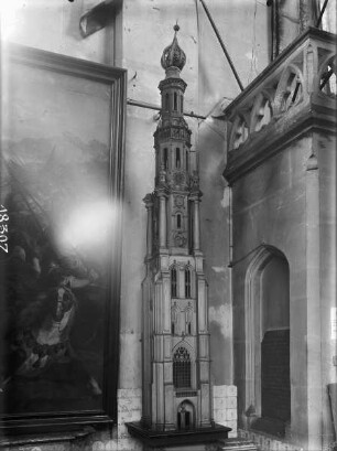 Modell eines Kirchturms