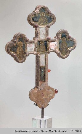 Kruzifix mit Heiligen