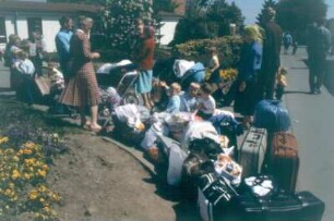 Friedland. Russische Aussiedler-Großfamilien auf Einweisung wartend
