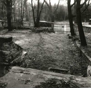 Dresden-Hellerau, Am Grünen Zipfel 2. Gasthaus "Waldschänke" (um 1880; Umbau 1910, R. Riemerschmid), Garten