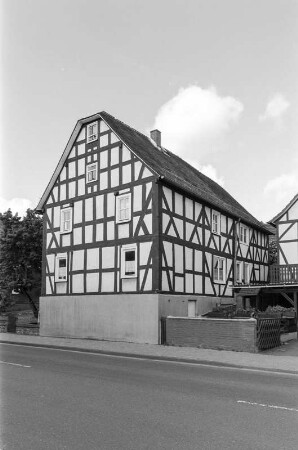 Wohnhaus (Wohnhaus, Fachwerk); Bromskirchen, Hauptstraße 13