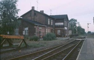 Großwudicke Empfangsgebäude Bahnsteig Ausfahrsignal