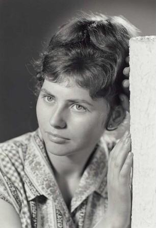 Porträt Renate Heldt mit Dutt
