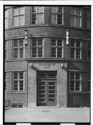 Ziviljustizgebäude [Anbau] (Hamburg-Neustadt): Portal Grundbuchamt : SchumacherWV Nr. 261