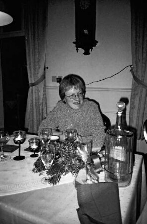 Landgasthof "Zum Fasanenhof": Weihnachtsfeier des Kreisarchivs und der Kulturabteilung: Archivmitarbeiterin Jutta Gaede