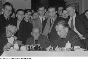 Schachspieler Otto Benkner aus Saarbrücken bei den Deutschen Schachmeisterschaften