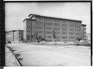 Schule Adlerstrasse (Hamburg-Barmbek): Gesamtansicht : SchumacherWV Nr. 273