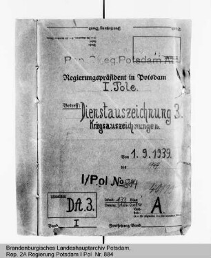 Dienstauszeichnungen, Kriegsauszeichnungen. Allgemeines