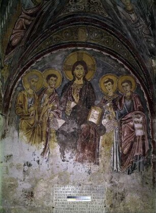 Freskendekoration mit Figuren und Szenen des AT, der Apokalypse, Evangelisten und Heiligen — Thronender Christus umgeben von Petrus, Paulus, einem Heiligen Bischof und Johannes