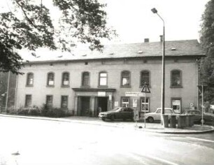 Schwarzenberg. Doppelwohnhaus (Alte Frauenschule), Erlaer Straße 28/26 (um 1840). Straßenfront
