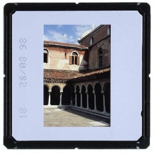 Venedig, S. Michele in Isola : Kreuzgang