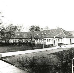 Cottbus, Käthe-Kollwitz-Straße 1-6. Hotelkomplex "Branitz", Biergarten