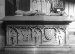 Köln, Grabmal des Grafen Gottfried von Arnsberg, Tumba mit Liegefigur von Sgest. 1371