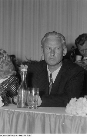 Porträt des Schriftstellers Alexander Fadejew