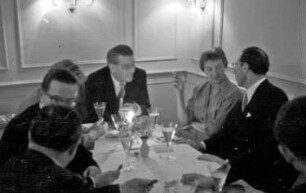 Glotterbad: Kurhaus; Gruppe am Tisch; Carl Egon Mez