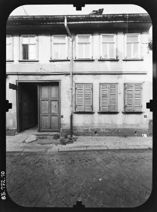 Erfurt-Altstadt, Glockenquergasse 9. Wohnhaus. Straßenfront (Teilansicht)