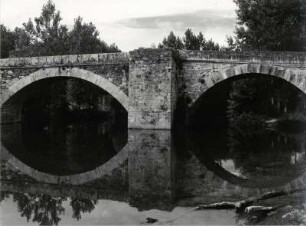 Alte Brücke über die Aveyron bei Najac