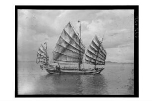 Segelschiff : Thailand. Eine Dschunke auf offener See, eventuell im südchinesischen Meer, 1908/913